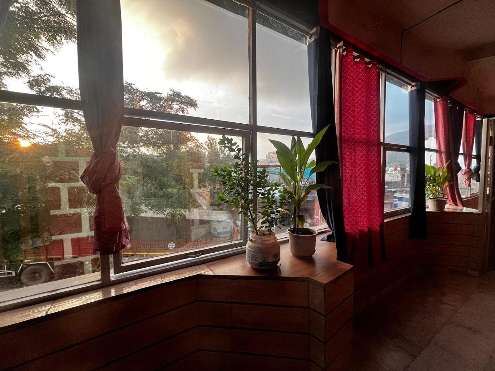Madhuban Homestay, Natraj Chowk Rishikesh Bagian luar foto