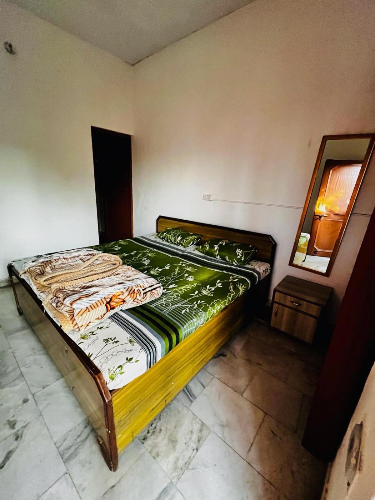 Madhuban Homestay, Natraj Chowk Rishikesh Bagian luar foto